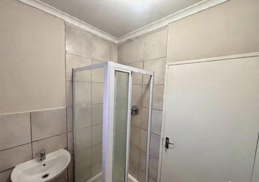 2 Bedroom Property for Sale in Hillcrest Heights Western Cape